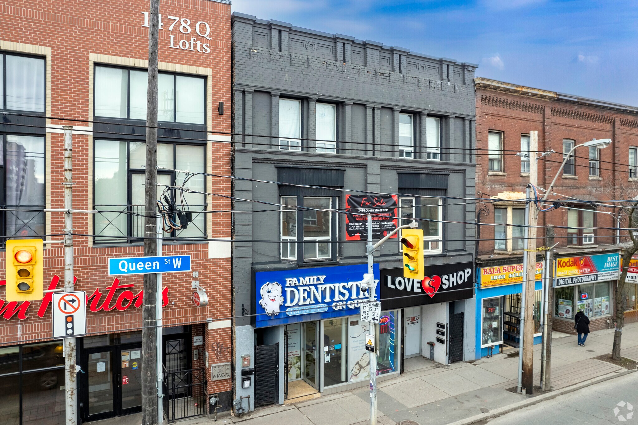 1476-1478 Queen St W, Toronto, ON à vendre Photo du bâtiment- Image 1 de 1