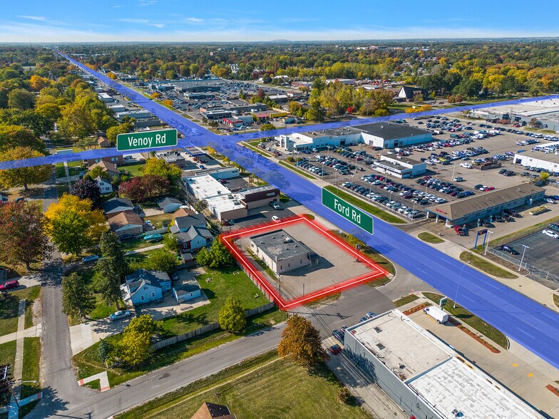 32611 Ford Rd, Garden City, MI à louer - Photo du bâtiment - Image 2 de 19