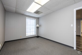 1040 Sw Luttrell Rd, Blue Springs, MO for lease Interior Photo- Image 2 of 4