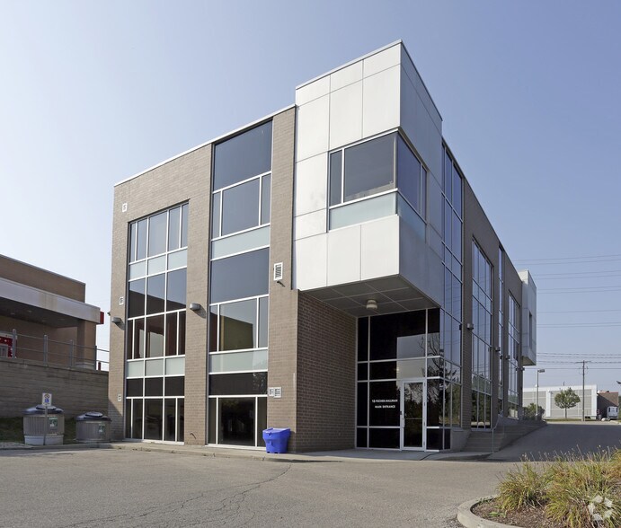 18 Fischer-Hallman Rd N, Waterloo, ON à vendre - Photo principale - Image 1 de 1