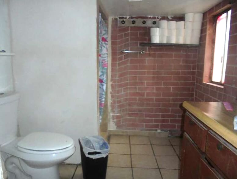 519 E Oaks St, Compton, CA for sale - Interior Photo - Image 3 of 13