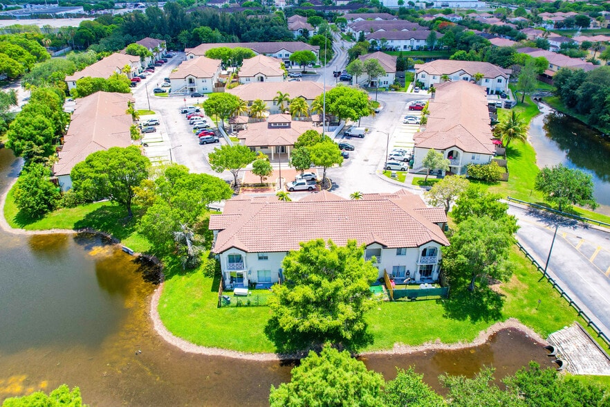 8852 NW 111 Ct, Miami, FL for sale - Building Photo - Image 1 of 10