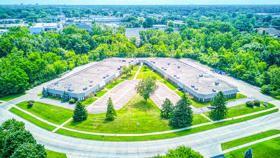 20978-21084 Bridge St, Southfield, MI for lease - Building Photo - Image 1 of 5