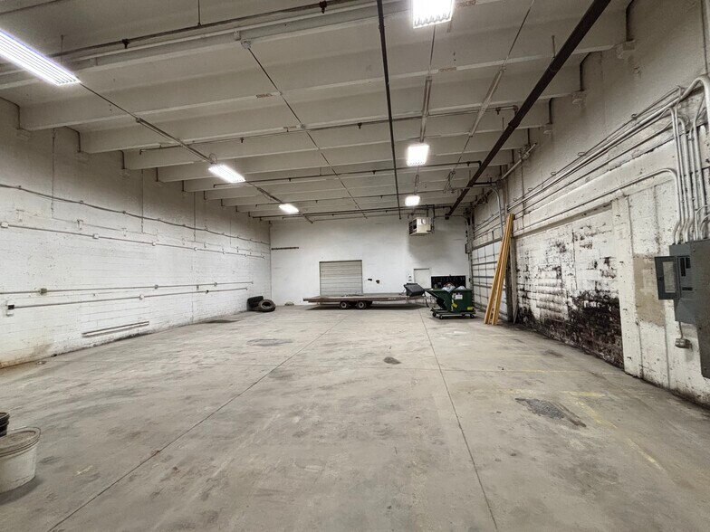 4003 J St SW, Cedar Rapids, IA à louer - Photo du bâtiment - Image 2 de 11