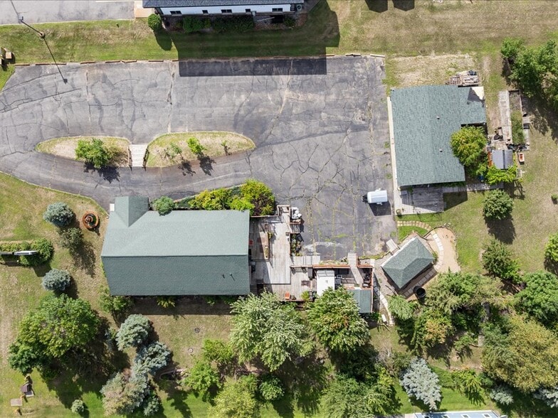 1435 Anne St NW, Bemidji, MN à vendre - Photo du bâtiment - Image 3 de 61