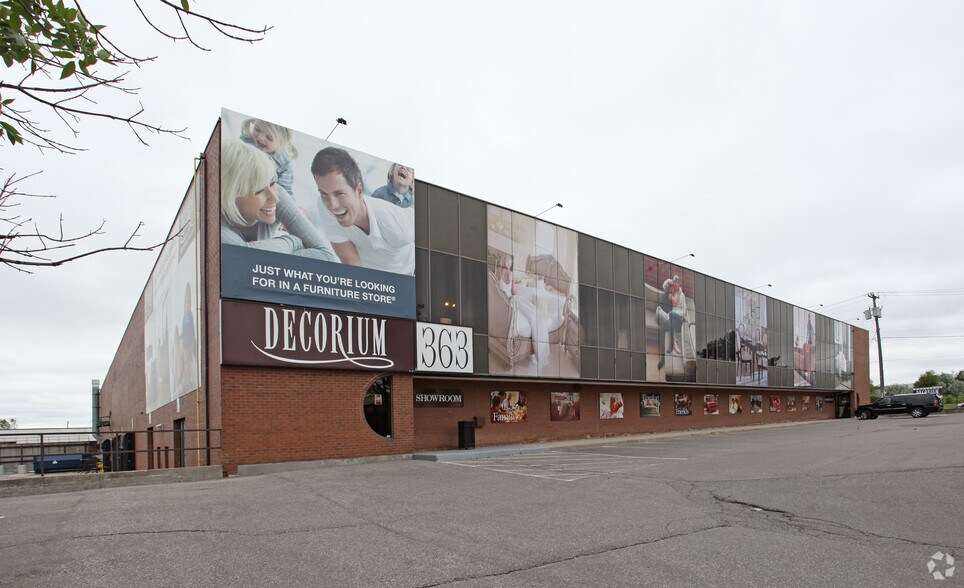 555-573 Alness St, Toronto, ON à vendre - Photo du bâtiment - Image 2 de 2