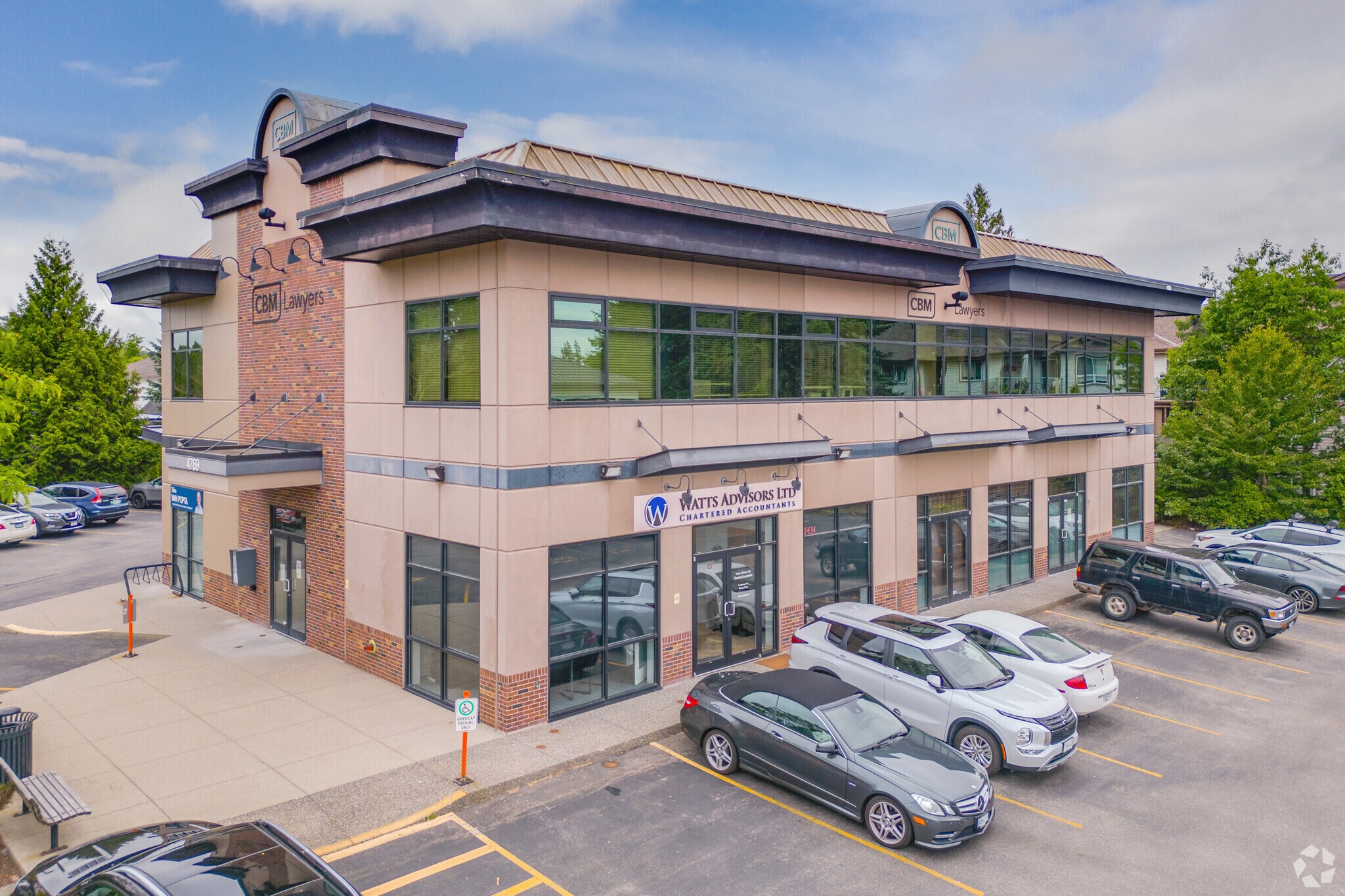 4769 222 St, Langley, BC à louer Photo du bâtiment- Image 1 de 5