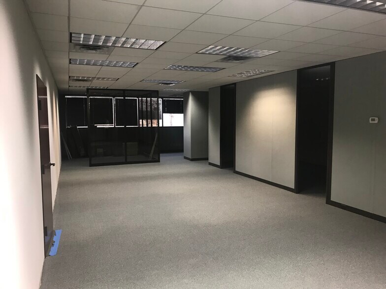 1101 N Main St, Anderson, SC à louer - Photo intérieure - Image 3 de 8