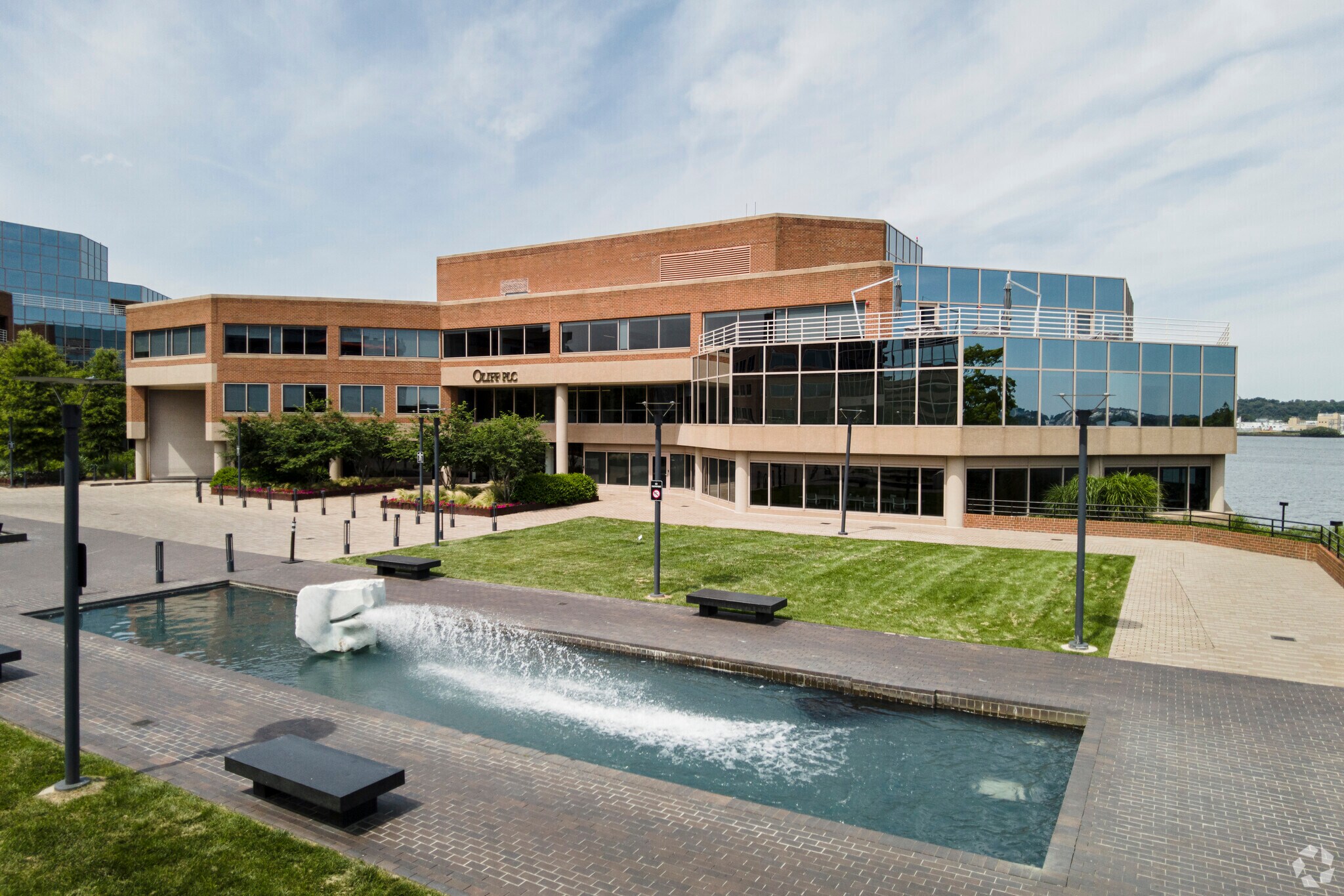 11 Canal Center Plz, Alexandria, VA à vendre Photo principale- Image 1 de 13