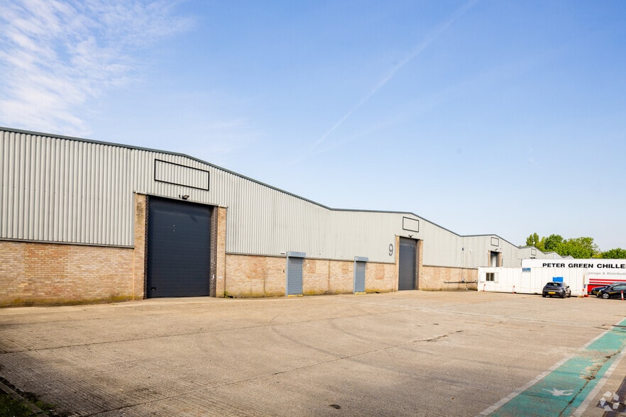 Fairway Dr, Greenford for lease - Building Photo - Image 3 of 3