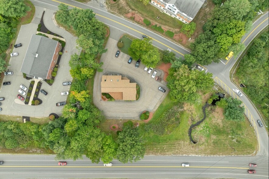 1 Buttrick Rd, Londonderry, NH for sale - Building Photo - Image 3 of 10