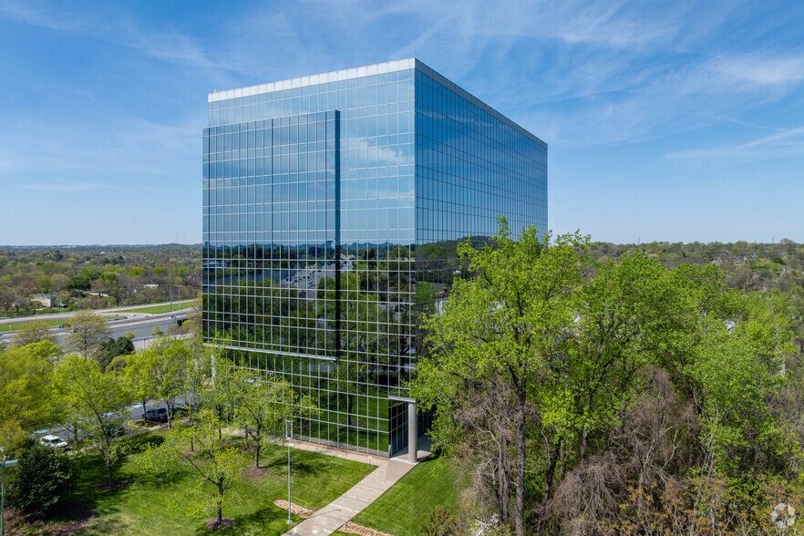 535 Marriott Dr, Nashville, TN for lease - Building Photo - Image 3 of 23