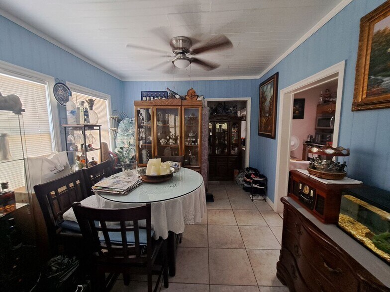 2835 SW 37th Ct, Miami, FL à vendre - Photo du bâtiment - Image 3 de 24