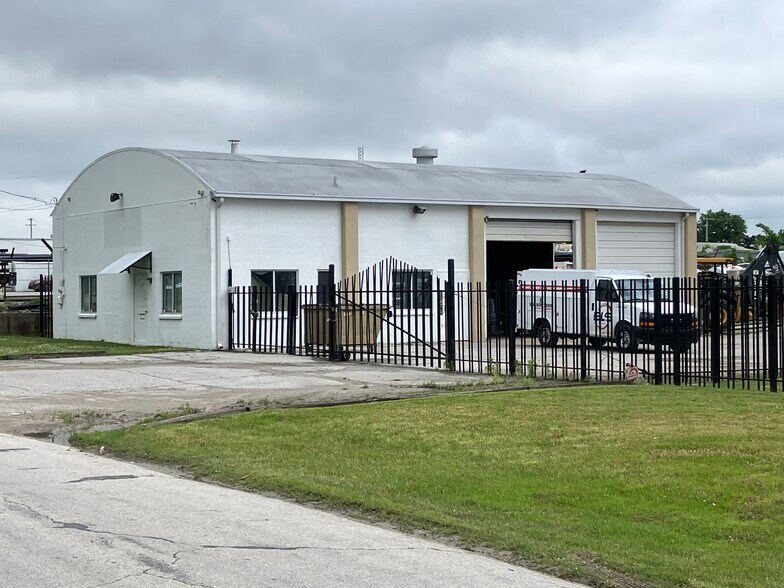 4940 E Archer St, Tulsa, OK à vendre - Photo du bâtiment - Image 2 de 5