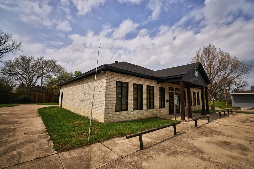2700-2704 Hemphill St, Fort Worth, TX for sale - Building Photo - Image 3 of 25