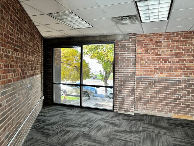 221 S 400 W, Salt Lake City, UT à louer - Photo du bâtiment - Image 3 de 10