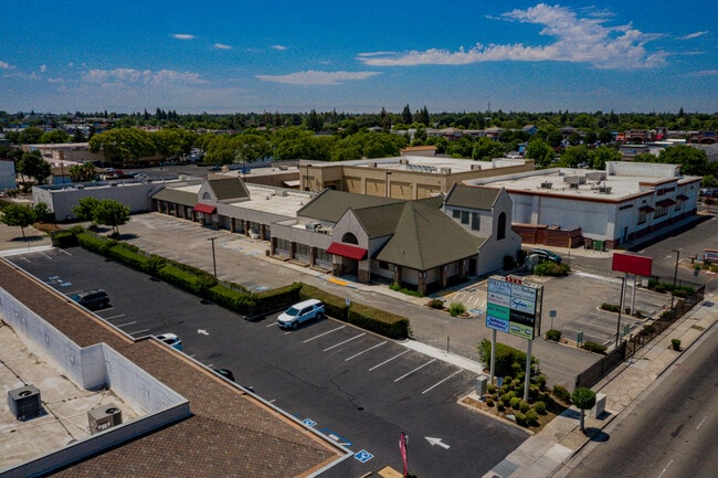 More details for 552 W Benjamin Holt Dr, Stockton, CA - Retail for Lease