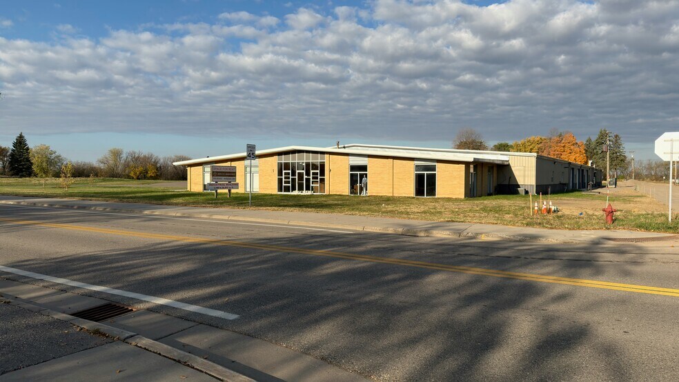 701-709 Jefferson Ave SW, Watertown, MN à louer - Photo du bâtiment - Image 3 de 18