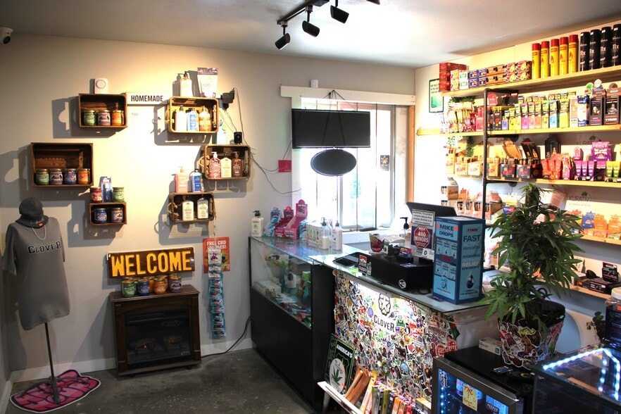 210 E Fourth St, Colome, SD for sale - Building Photo - Image 3 of 17