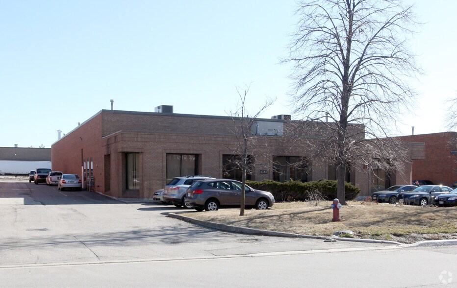 6355 Kestrel Rd, Mississauga, ON à vendre - Photo principale - Image 1 de 1