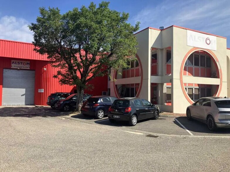 Flex in Vitrolles for lease - Building Photo - Image 2 of 2