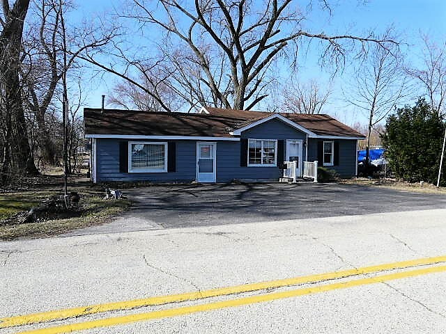 208 US Highway 12, Fox Lake, IL for sale - Primary Photo - Image 1 of 1