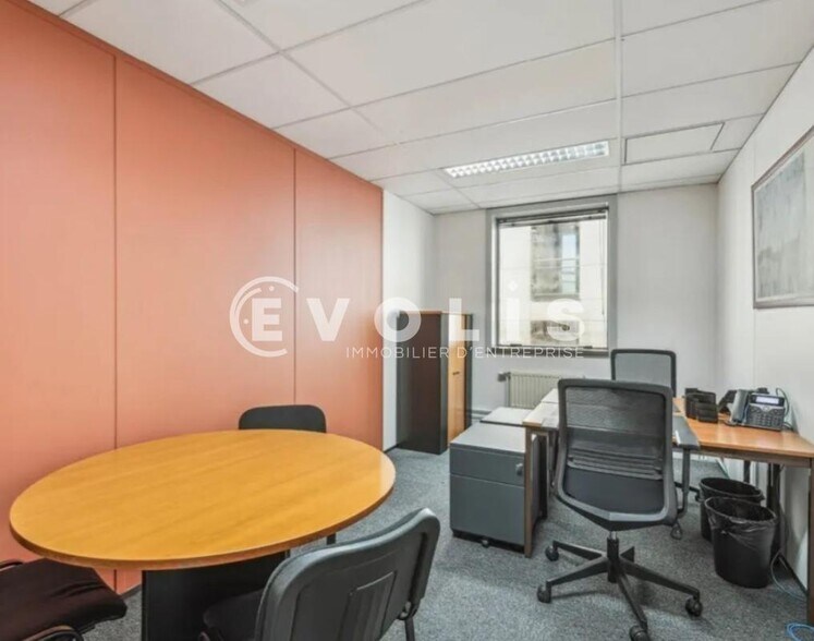 Office in Levallois Perret for lease - Building Photo - Image 2 of 12