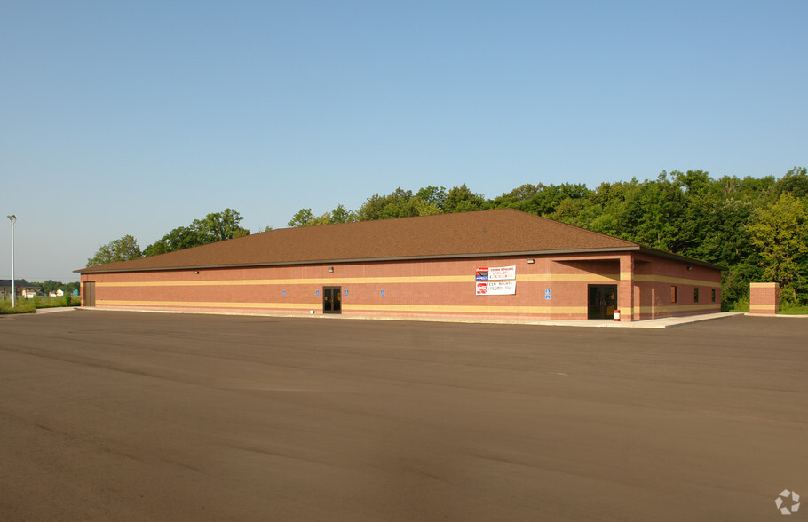 1270 W 3rd St, Rush City, MN for sale - Primary Photo - Image 1 of 1