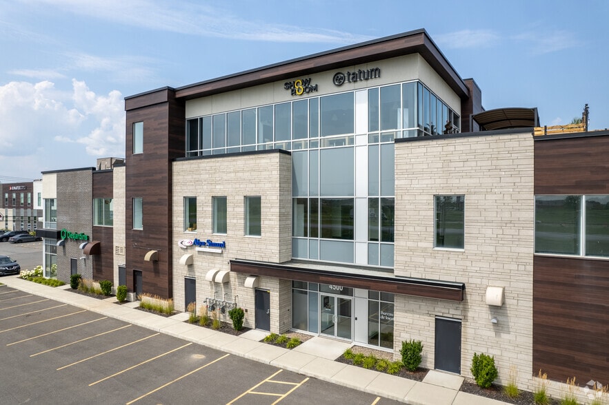 4500 Ch Du Crépuscule, Saint-Mathieu-de-Beloeil, QC à louer - Photo du bâtiment - Image 2 de 4
