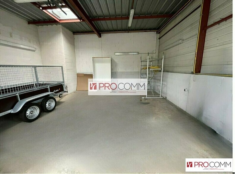 Flex in Luisant for lease - Interior Photo - Image 2 of 4
