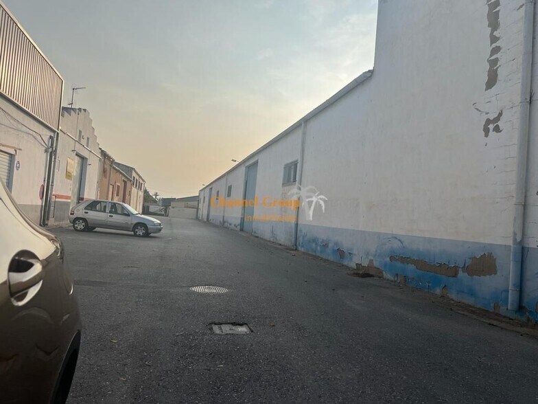 Industrial in La Hoya for sale - Building Photo - Image 2 of 16