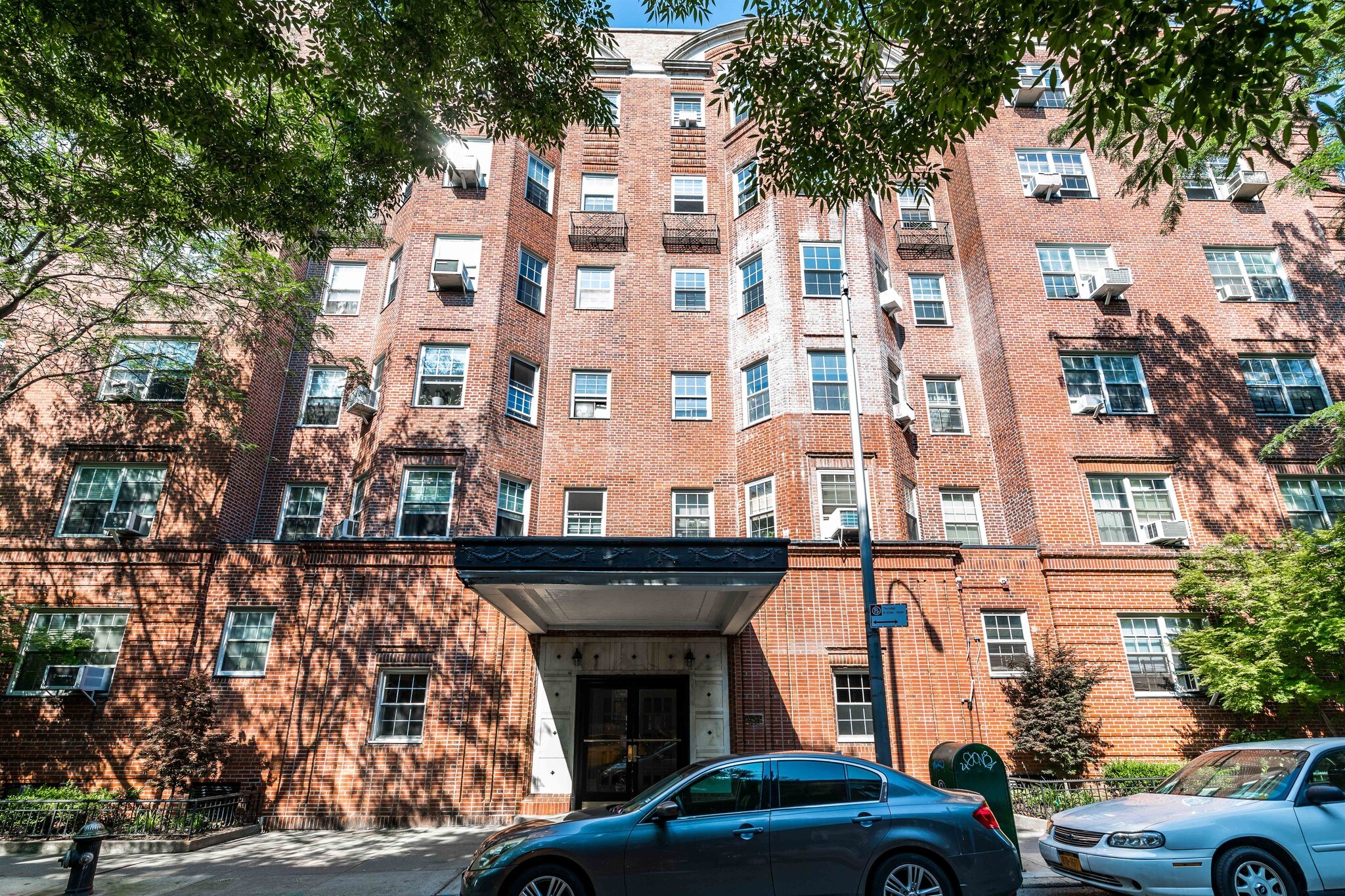 3524 78th St, Jackson Heights, NY à vendre Photo principale- Image 1 de 21