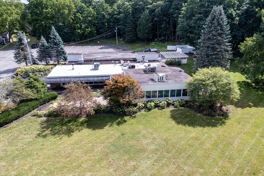 200 Waring Rd, Syracuse, NY à vendre - Photo du bâtiment - Image 3 de 21