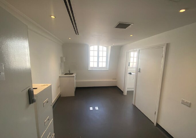 41 Harley St, London for lease Interior Photo- Image 1 of 4
