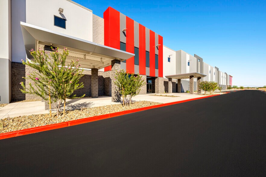 6935 S Crismon Rd, Mesa, AZ à vendre - Photo du bâtiment - Image 2 de 6