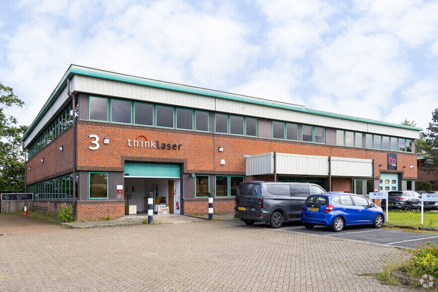 Perrywood Business Park, Redhill à louer - Photo du bâtiment - Image 2 de 2