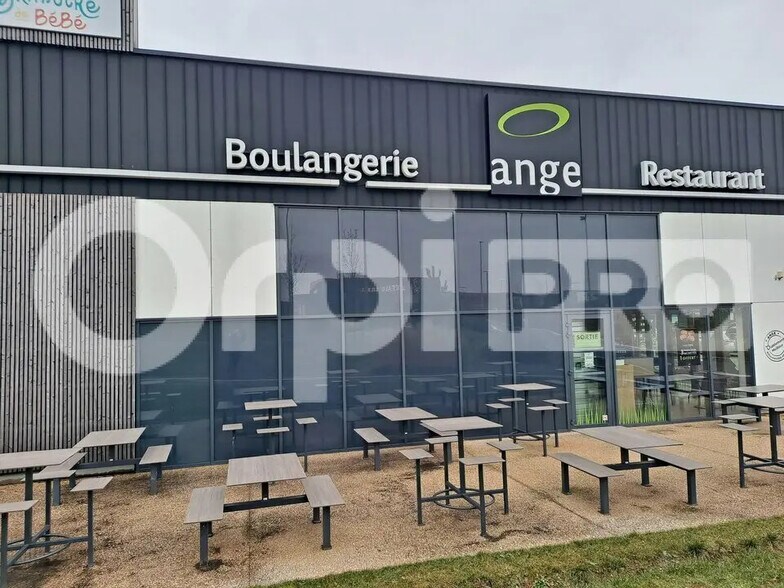 Retail in Cormontreuil for lease - Building Photo - Image 3 of 4