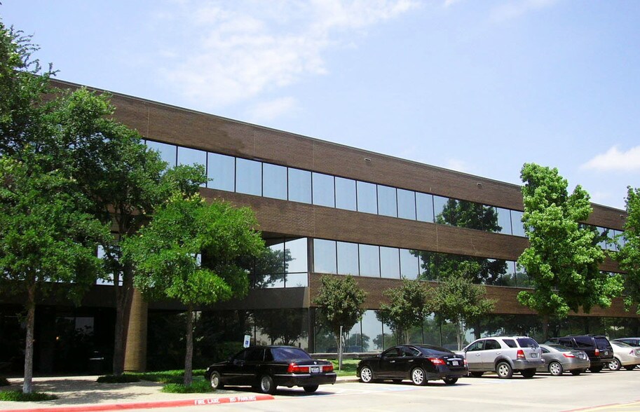 524 E Lamar Blvd, Arlington, TX à louer - Photo principale - Image 1 de 17