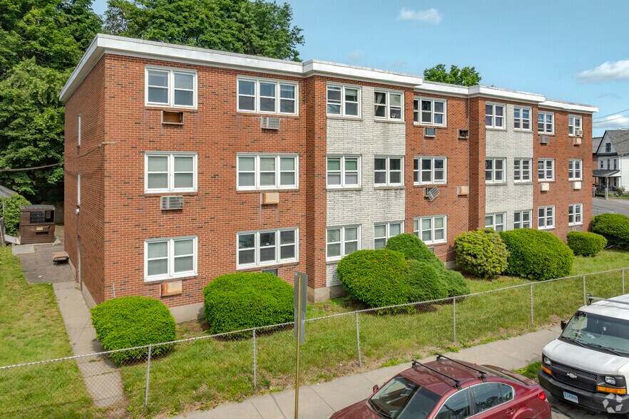 191 Oak St, Bridgeport, CT à vendre - Photo du bâtiment - Image 1 de 40