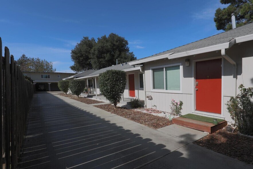 236 Higdon Ave, Mountain View, CA à vendre - Photo du bâtiment - Image 3 de 36