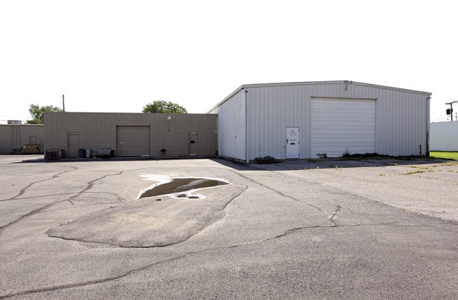 More details for 5819 S Owasso Ave, Tulsa, OK - Industrial for Lease