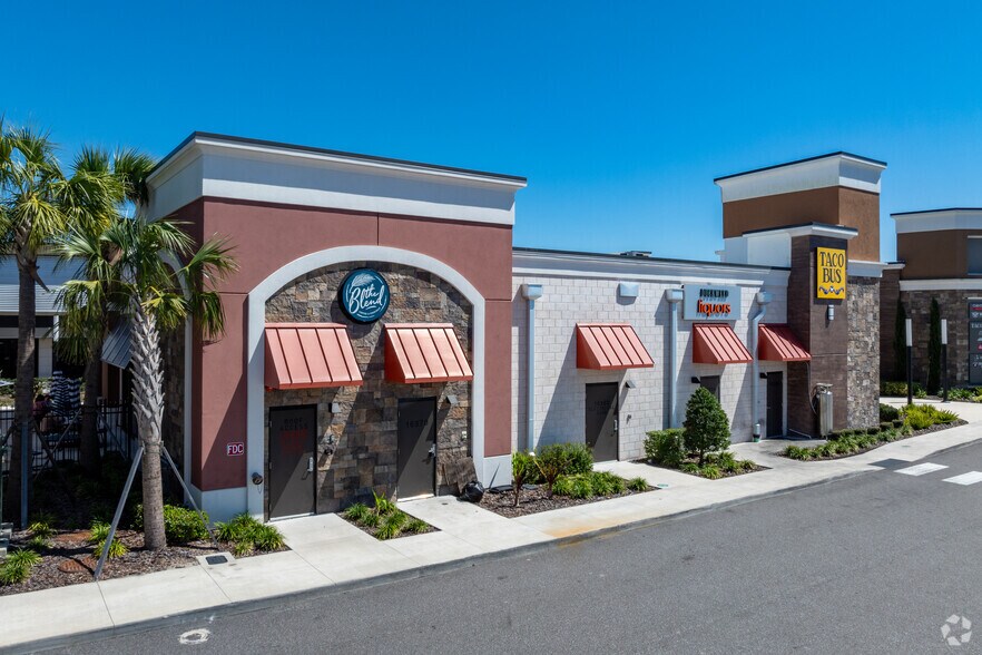 16935 Focus Loop, Land O' Lakes, FL à louer - Photo du bâtiment - Image 2 de 8