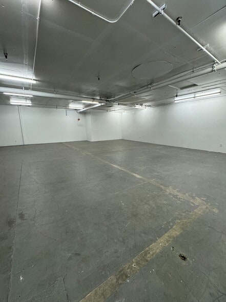 12715 Miller Rd NE, Bainbridge Island, WA for lease - Building Photo - Image 2 of 7