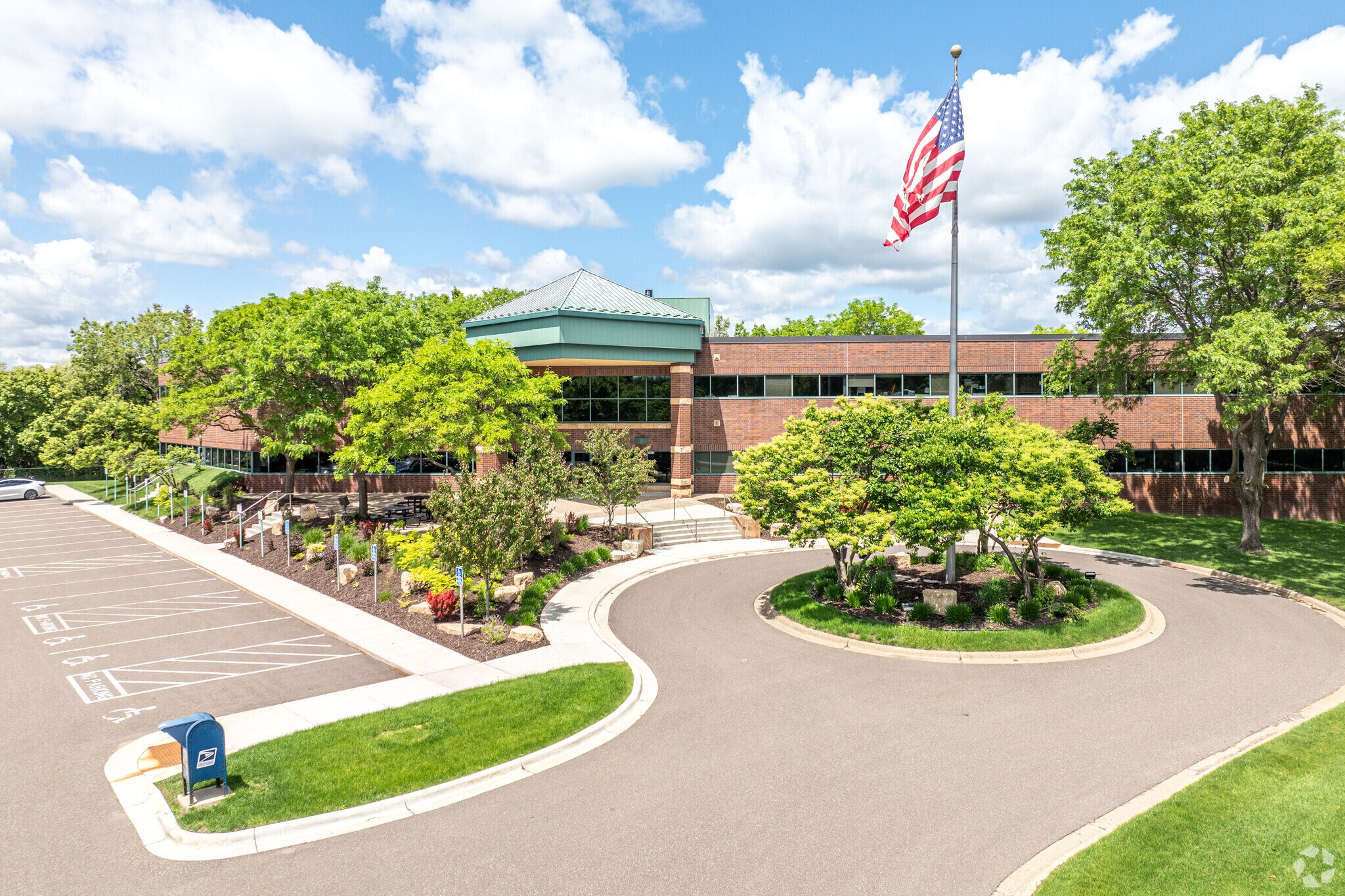 3535 Vadnais Center Dr, Vadnais Heights, MN for lease Primary Photo- Image 1 of 18