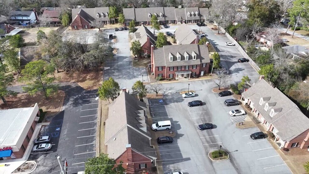 3575 Macon Rd, Columbus, GA à louer - Vidéo sur l’inscription commerciale - Image 2 de 10