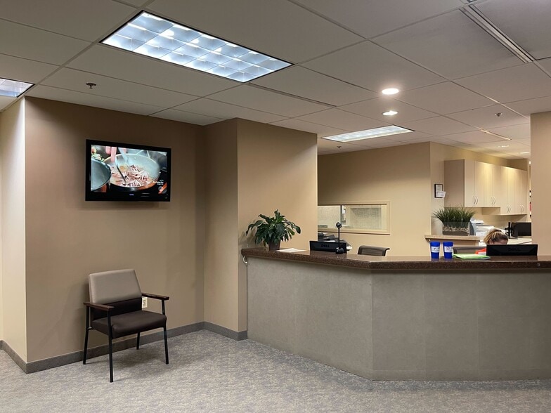 8230 Boone Blvd, Vienna, VA for lease - Interior Photo - Image 2 of 7