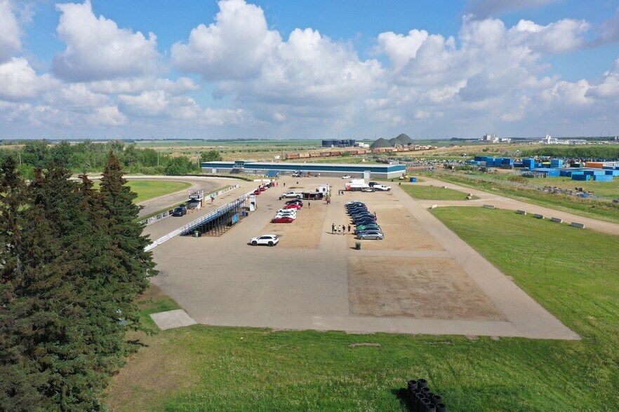 55112 Highway 825, Sturgeon County, AB à vendre - Photo du bâtiment - Image 3 de 8