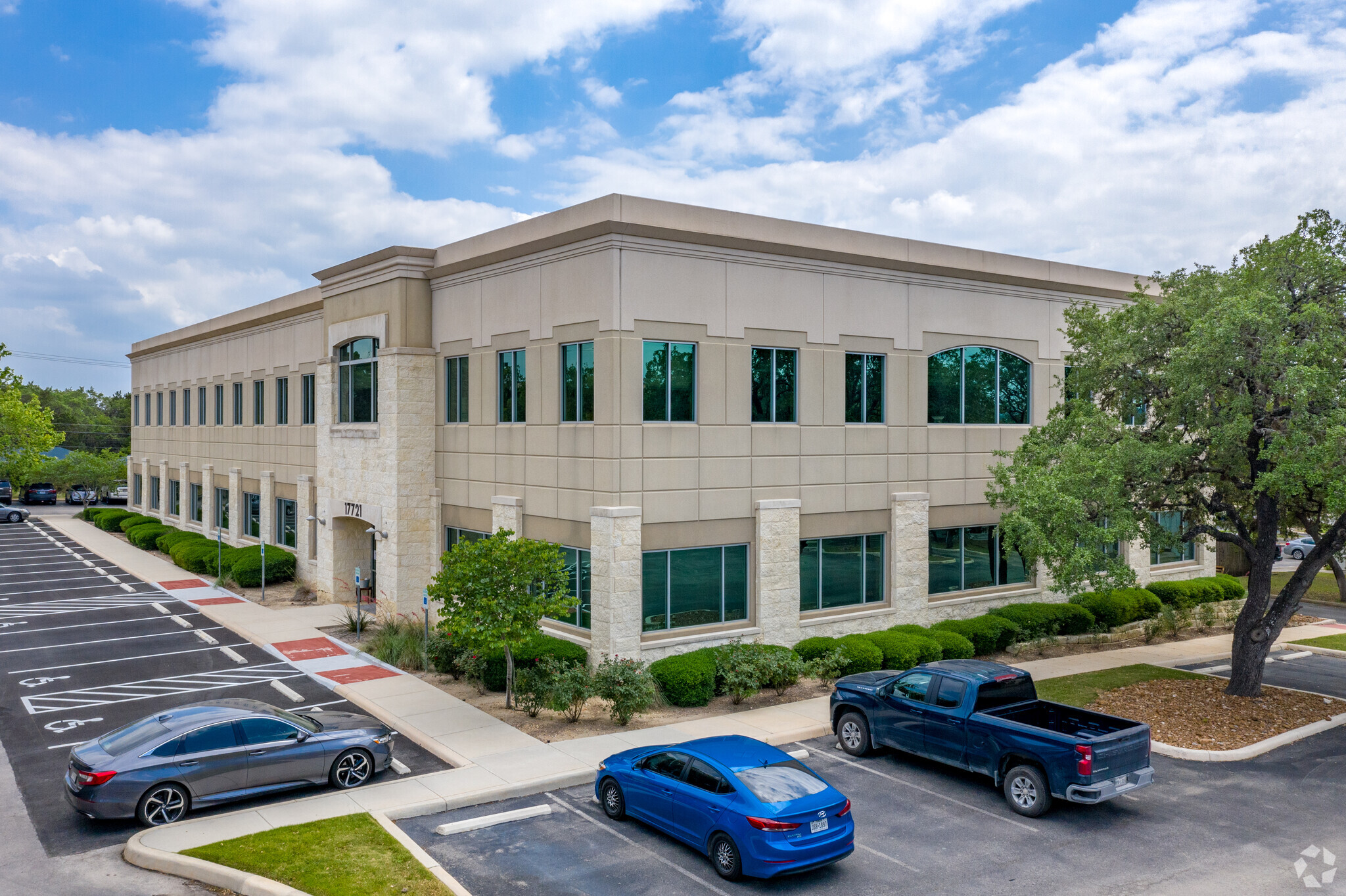 17721 Rogers Ranch Pky, San Antonio, TX for lease Building Photo- Image 1 of 5