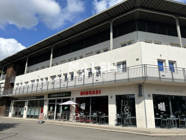 Office in Brignais for lease - Building Photo - Image 1 of 7