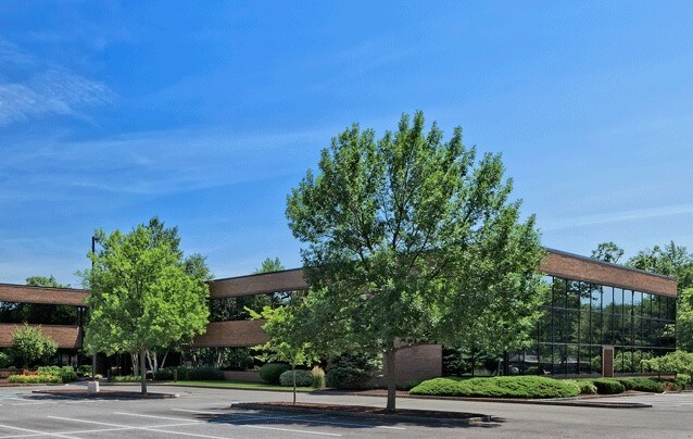 300 Great Oaks Blvd, Albany, NY à louer Photo du bâtiment- Image 1 de 4